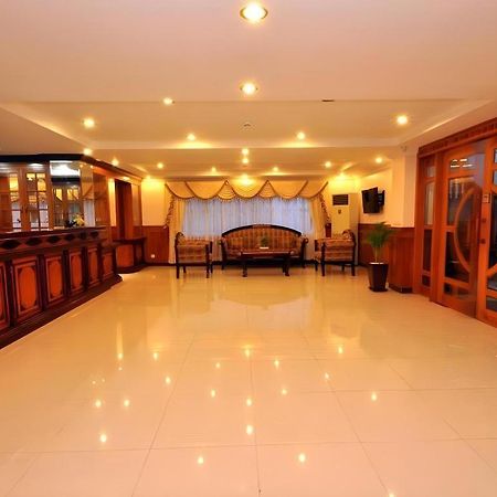 Jun Yue Hotel Phnom-Penh Buitenkant foto