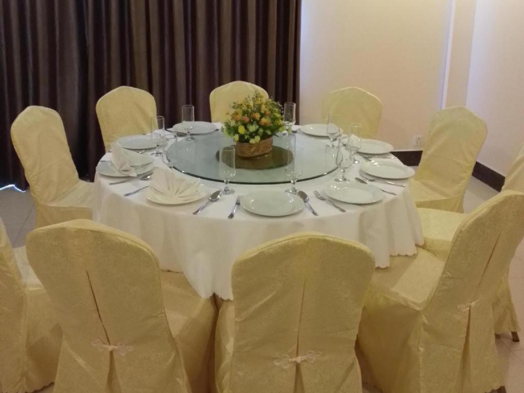 Jun Yue Hotel Phnom-Penh Buitenkant foto
