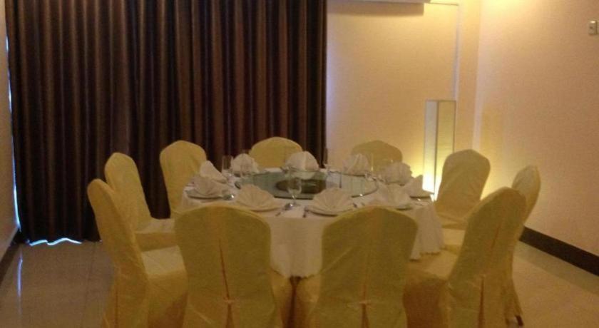 Jun Yue Hotel Phnom-Penh Buitenkant foto