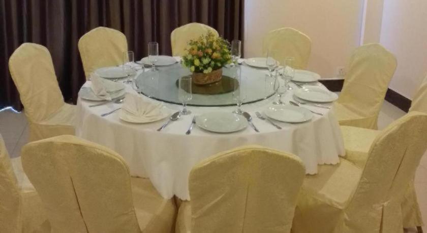 Jun Yue Hotel Phnom-Penh Buitenkant foto