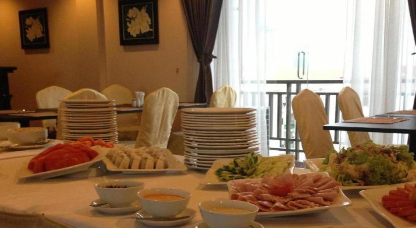 Jun Yue Hotel Phnom-Penh Buitenkant foto