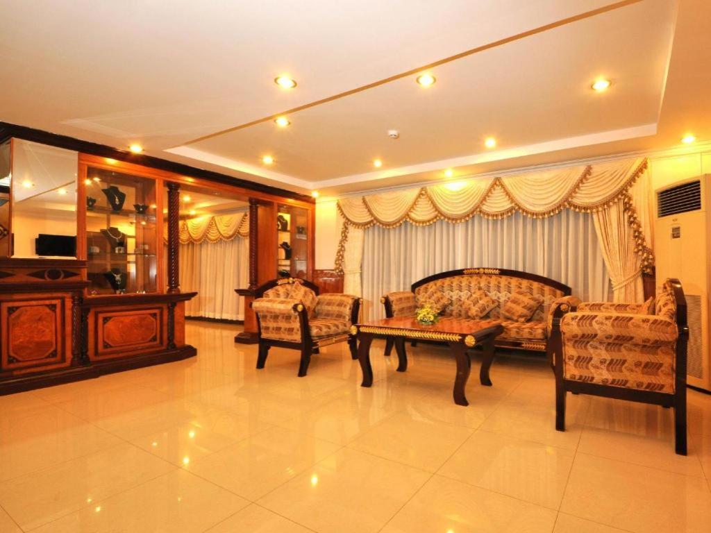 Jun Yue Hotel Phnom-Penh Buitenkant foto