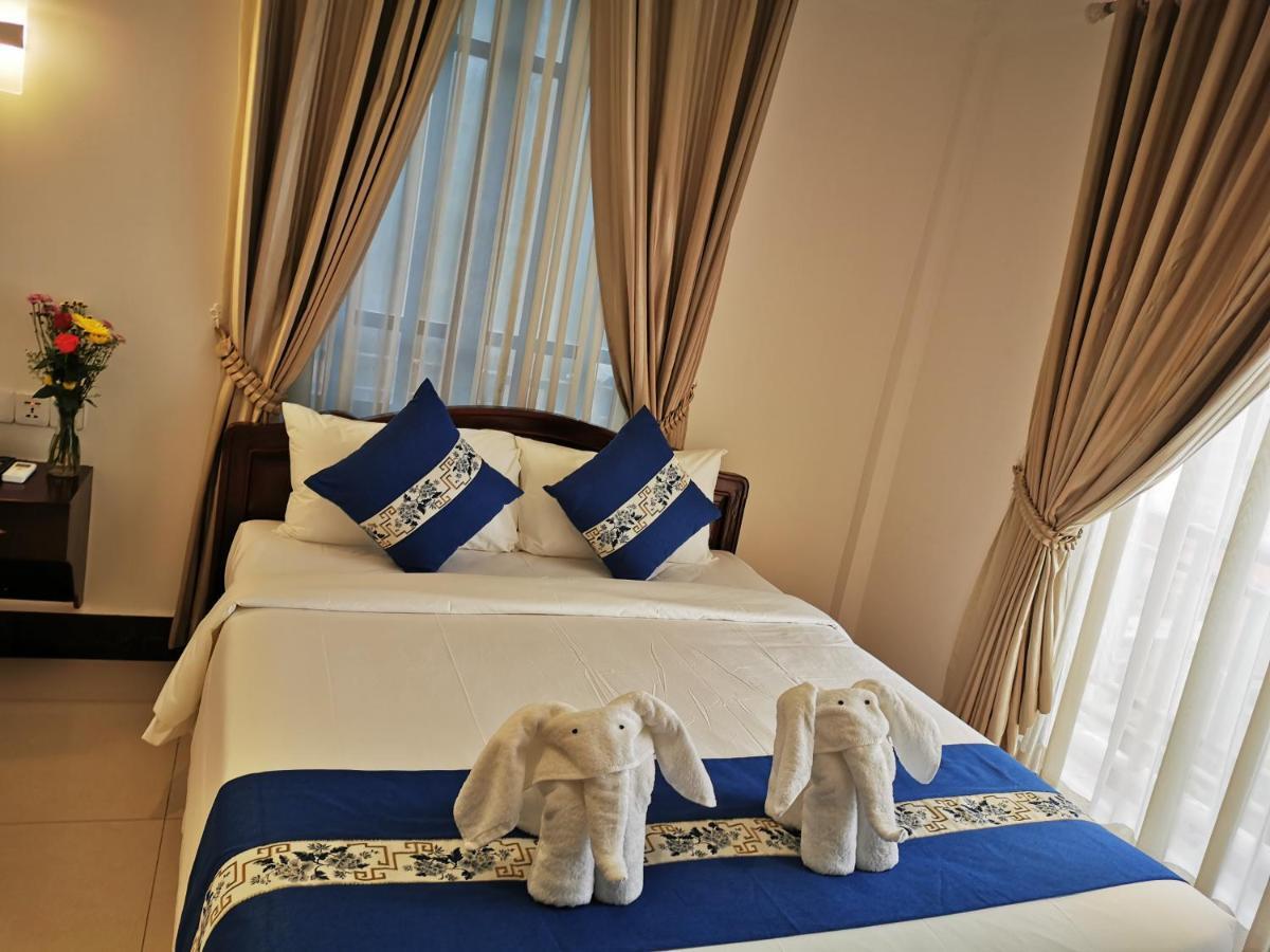 Jun Yue Hotel Phnom-Penh Buitenkant foto