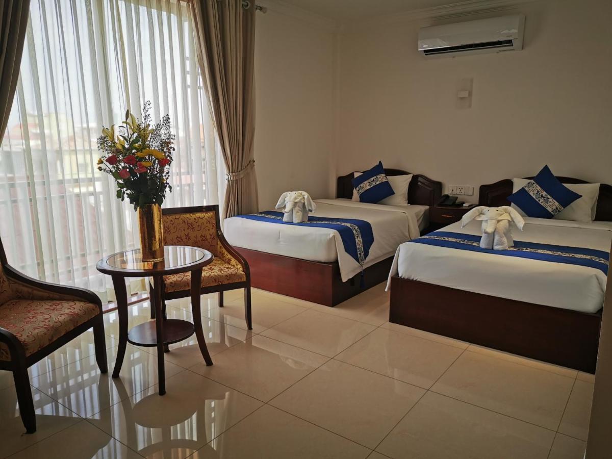 Jun Yue Hotel Phnom-Penh Buitenkant foto
