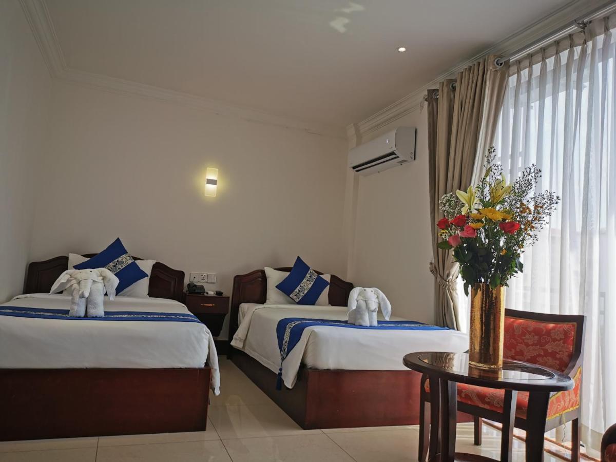 Jun Yue Hotel Phnom-Penh Buitenkant foto