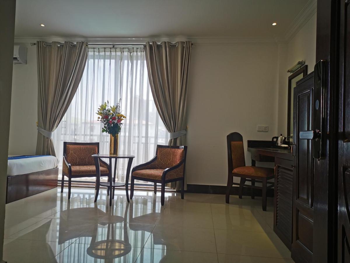 Jun Yue Hotel Phnom-Penh Buitenkant foto